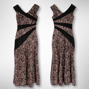 Sangria Black Lace Overlay Full Length Sheath Dress Silky Nude V-Neck Size 8